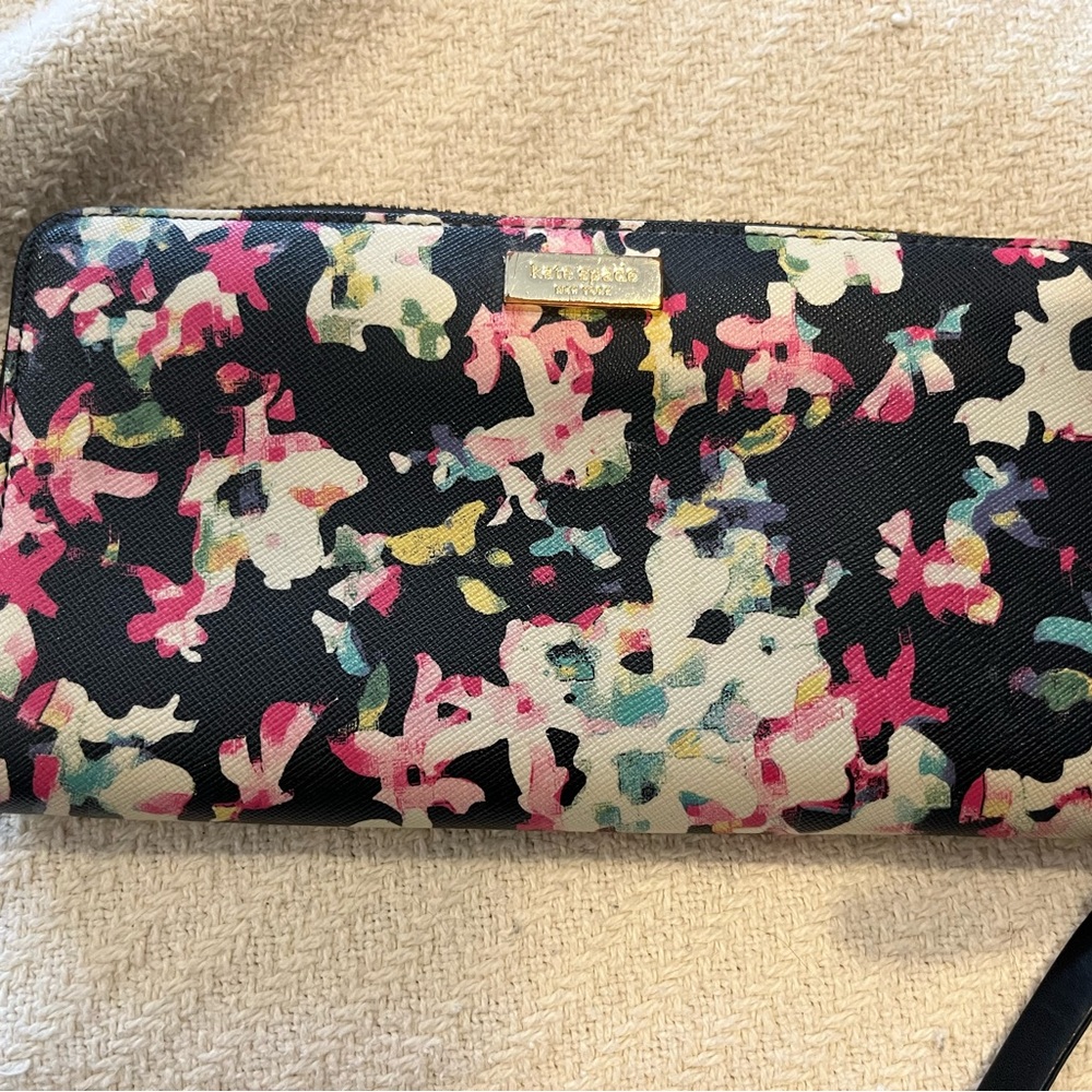 Kate spade floral wallet